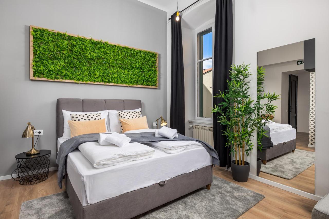 Apartments & Rooms One World Rijeka Luaran gambar