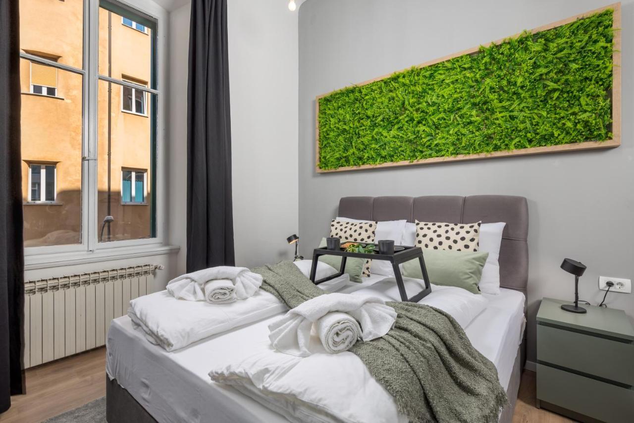 Apartments & Rooms One World Rijeka Luaran gambar