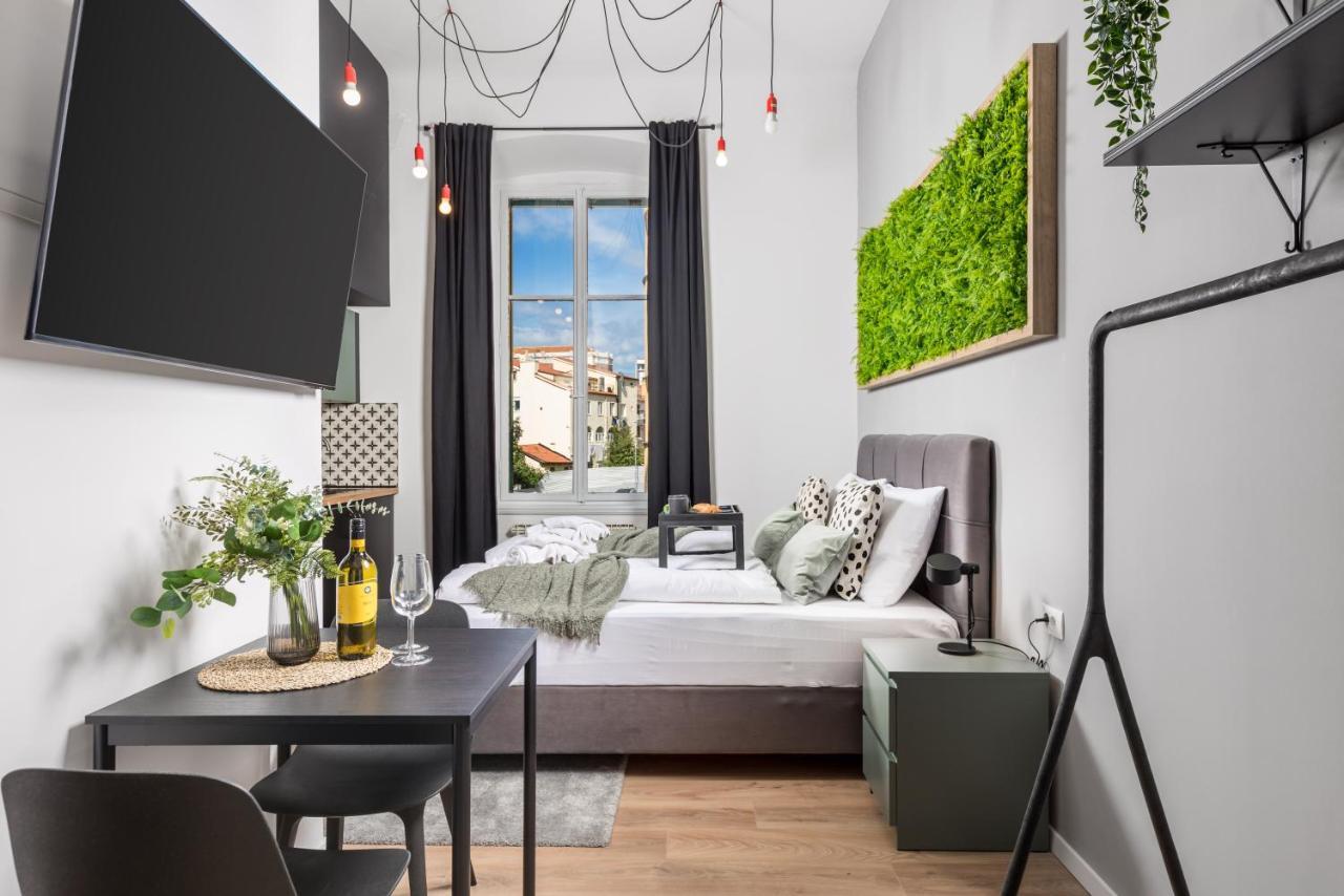 Apartments & Rooms One World Rijeka Luaran gambar