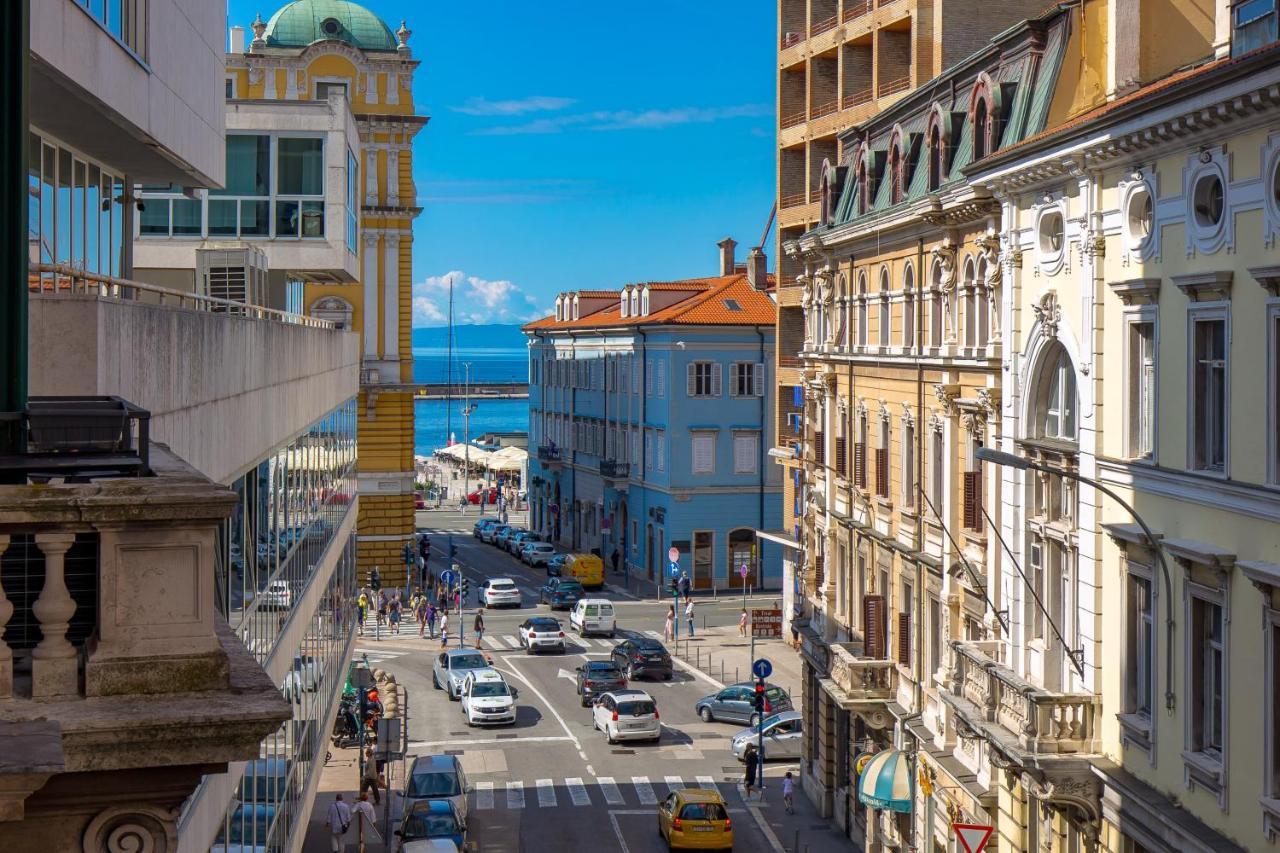 Apartments & Rooms One World Rijeka Luaran gambar