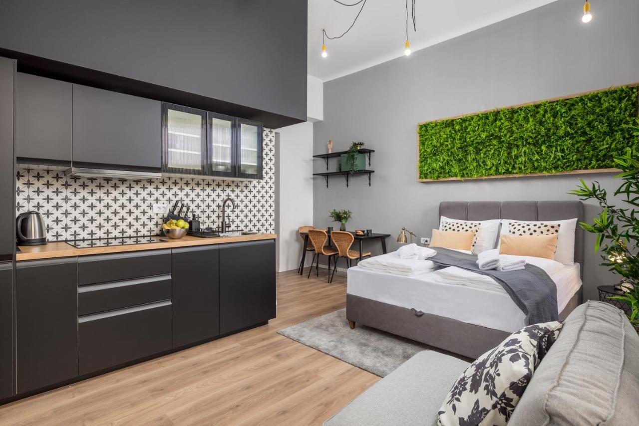 Apartments & Rooms One World Rijeka Luaran gambar