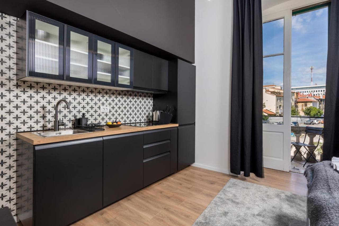 Apartments & Rooms One World Rijeka Luaran gambar